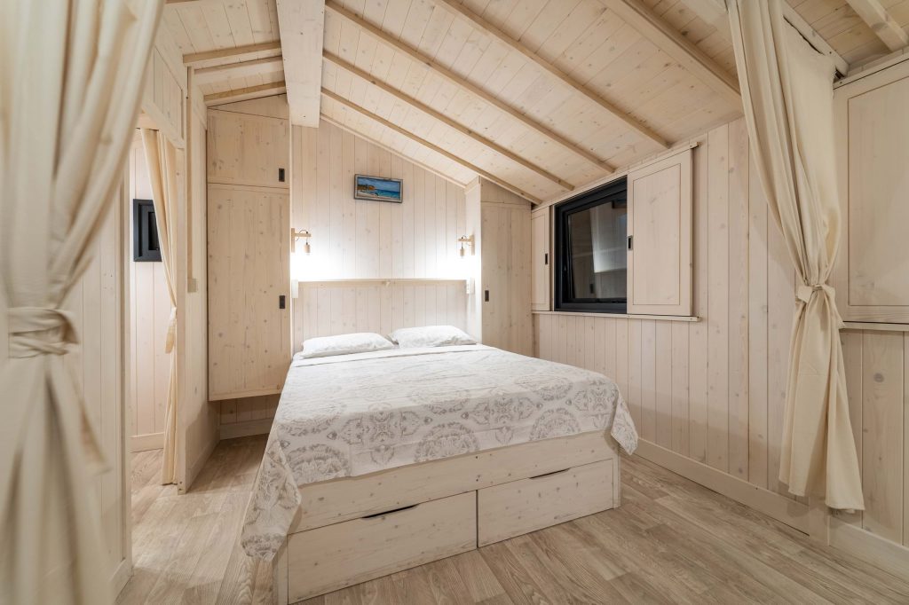 LODGE  SOLARO