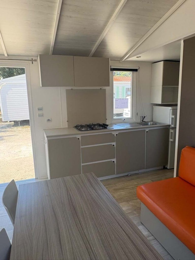 IRM SUPER MERCURE SEMINOVA  8x4m